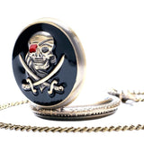 Relógio de bolso do crânio <br/> Sabres piratas