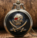 Relógio de bolso do crânio <br/> Sabres piratas