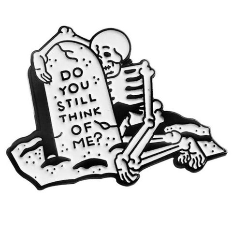 Pin de esqueleto triste